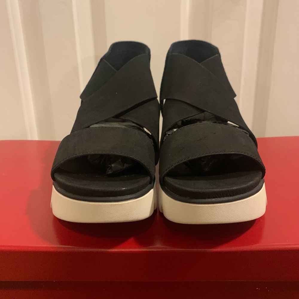 Eileen Fisher Chant Tumbled Leather Wedge Sandal - Picture 3 of 7